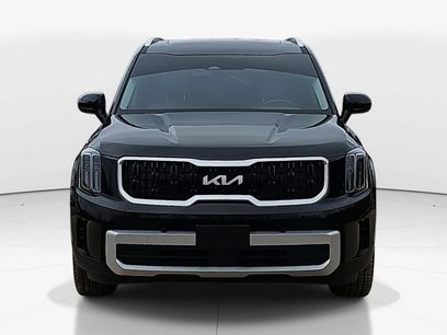 Used 2024 Kia Telluride EX w/ EX Captain's Chair Package