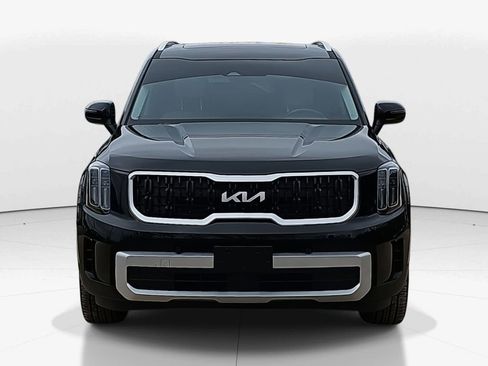 Used 2024 Kia Telluride EX w/ EX Captain's Chair Package image 2