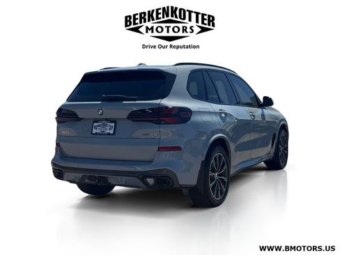 Used 2025 BMW X5 xDrive40i w/ M Sport Package AWD/4WD image 3