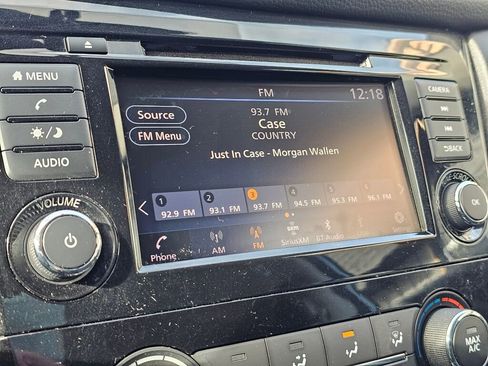 Used 2018 Nissan Rogue S image 30