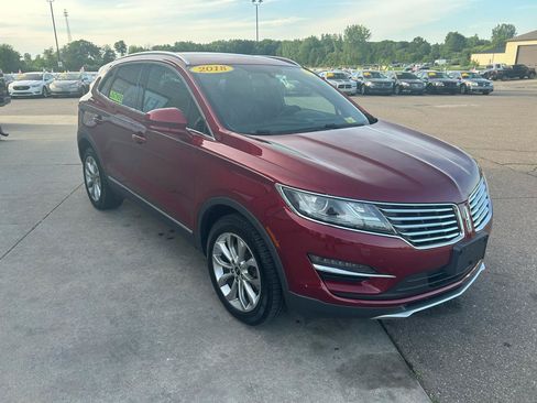 Used 2018 Lincoln MKC Select w/ Select Plus Package AWD/4WD image 3