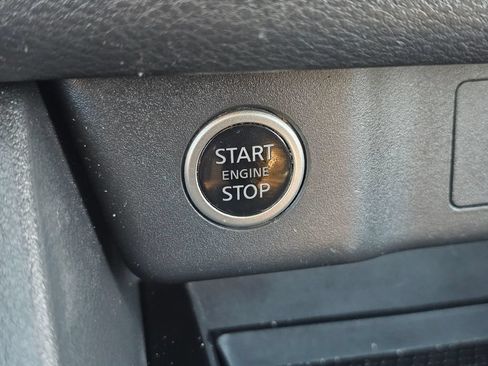 Used 2021 Nissan Rogue SV AWD/4WD image 34