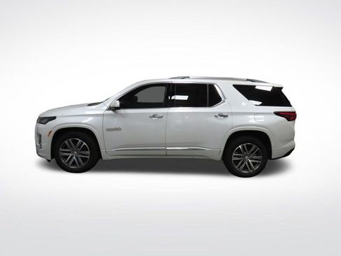 Used 2023 Chevrolet Traverse High Country AWD/4WD image 2