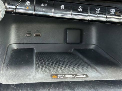 Used 2024 Chevrolet Traverse LT w/ LPO, Floor Liner Package image 25