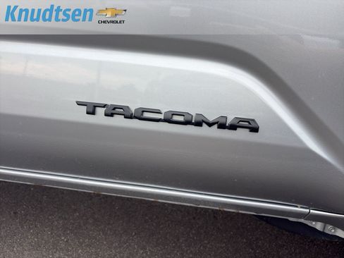 Used 2024 Toyota Tacoma TRD Off-Road w/ TRD Off Road Premium Package AWD/4WD image 10