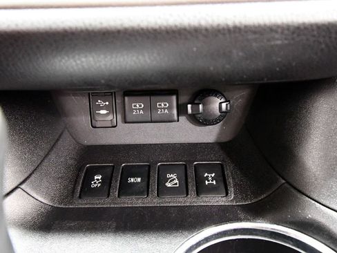 Used 2018 Toyota Highlander Limited w/ Carpet Mat Package (TMS) image 27