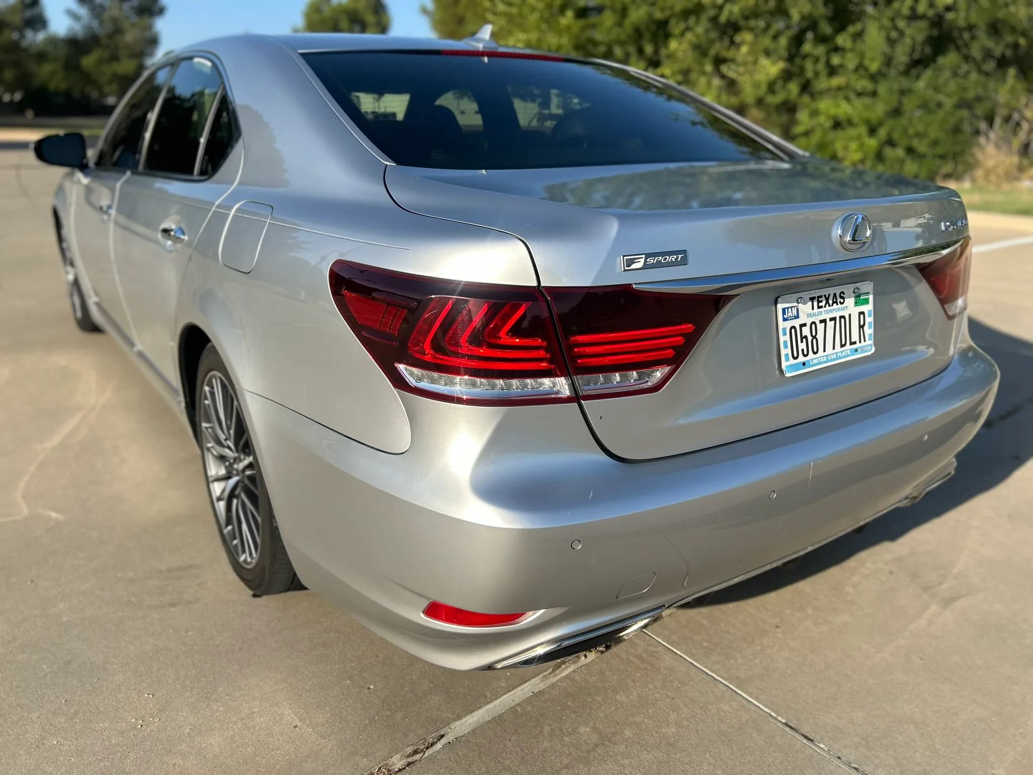 Used 2013 Lexus LS 460 w/ F-Sport Pkg RWD image 8