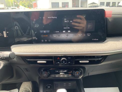 Used 2026 Nissan Kicks SV FWD image 13