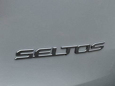 New 2026 Kia Seltos LX image 11