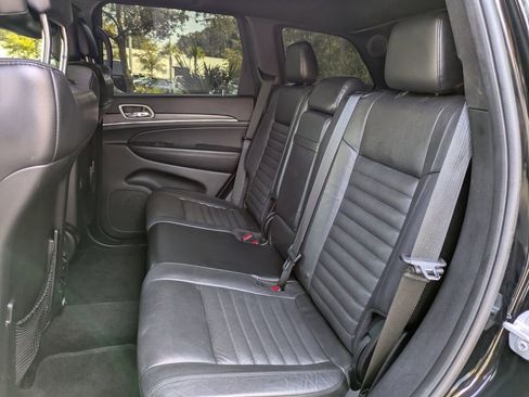 Used 2018 Jeep Grand Cherokee Limited image 15