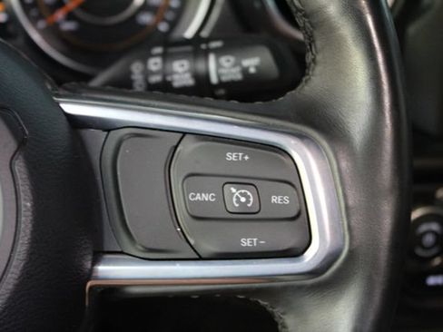 Used 2023 Jeep Wrangler Unlimited Sahara AWD/4WD image 17