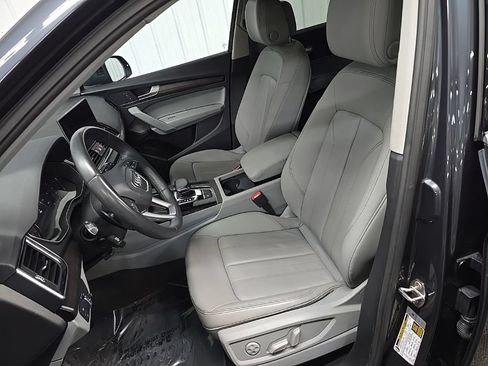 Used 2023 Audi Q5 2.0T Premium w/ Convenience Package AWD/4WD image 30