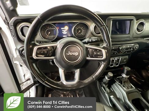 Used 2019 Jeep Wrangler Unlimited Sahara AWD/4WD image 8