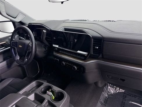 Used 2022 Chevrolet Silverado 1500 LT w/ Z71 Off-Road Package image 28