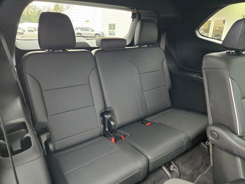 Certified 2025 Buick Enclave Preferred image 12