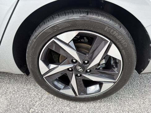 Used 2023 Hyundai Elantra SEL w/ Convenience Package FWD image 19