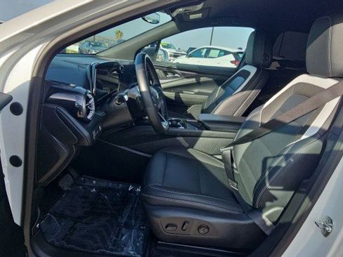 Used 2024 Chevrolet Blazer EV LT image 18