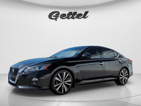 Certified 2020 Nissan Altima 2.0 Platinum image 1