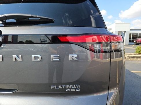 New 2025 Nissan Pathfinder Platinum image 5