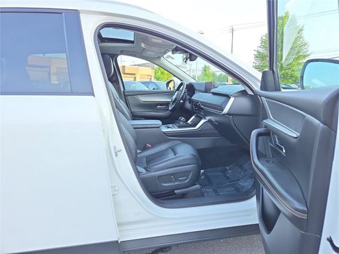 Used 2024 MAZDA CX-90 Plug-In Hybrid w/ Preferred AWD/4WD image 33