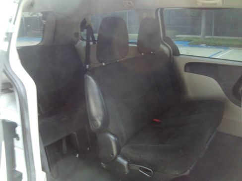 Used 2016 Dodge Grand Caravan American Value Package w/ UConnect Hands-Free Group FWD image 24