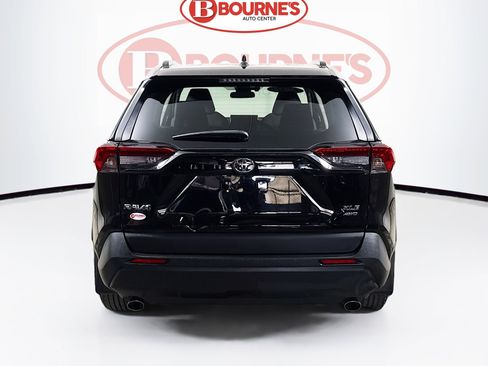 Used 2021 Toyota RAV4 XLE w/ Convenience Package AWD/4WD image 8