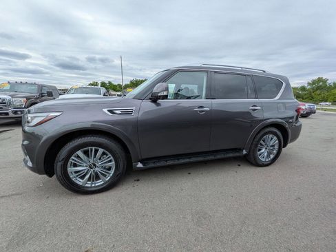 Used 2024 INFINITI QX80 Luxe AWD/4WD image 2
