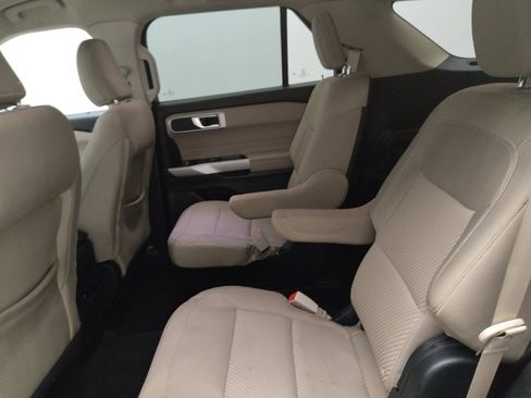 Used 2022 Ford Explorer XLT RWD image 18