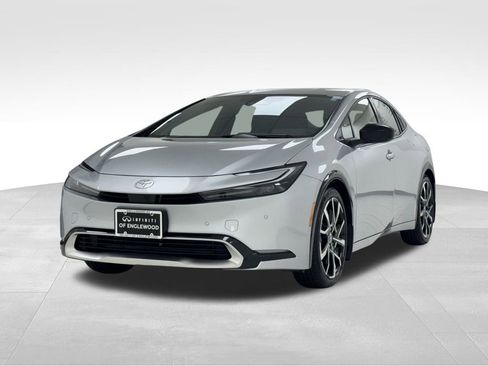 Used 2024 Toyota Prius Prime Premium image 3