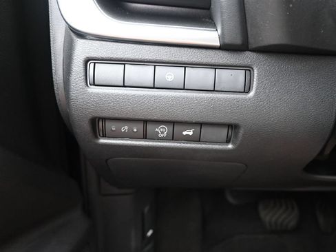 Used 2024 Nissan Rogue SV AWD/4WD image 16