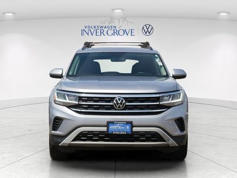Certified 2022 Volkswagen Atlas SE w/ Panoramic Sunroof Package AWD/4WD image 2