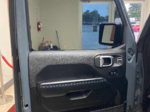 Used 2024 Jeep Wrangler Unlimited Rubicon 4xe AWD/4WD image 10