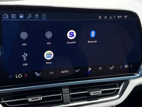 New 2026 Chevrolet Equinox EV LT w/ LPO, Blackout Package image 18