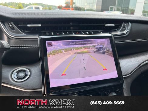 Used 2022 Jeep Grand Cherokee L Limited AWD/4WD image 10