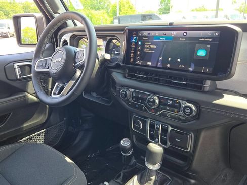 Certified 2025 Jeep Wrangler Unlimited Sahara AWD/4WD image 8