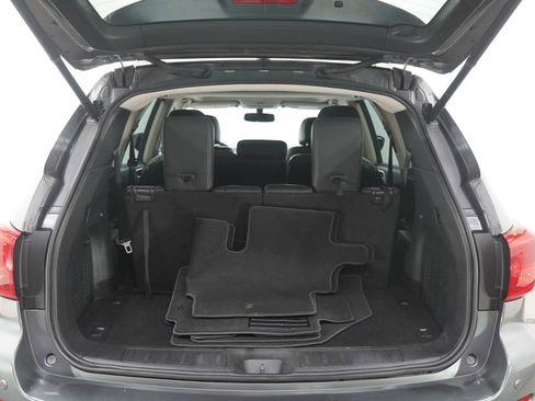 Used 2018 Nissan Pathfinder SL w/ SL Premium Package image 16