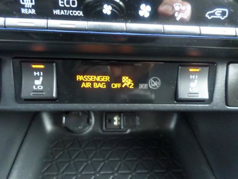 Used 2019 Toyota RAV4 XLE image 13