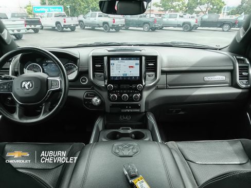 Used 2024 RAM 1500 Laramie AWD/4WD image 9