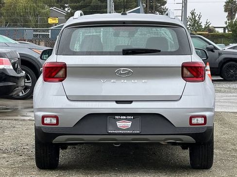 New 2026 Hyundai Venue SEL FWD image 6