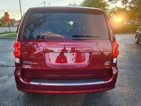 Used 2014 Dodge Grand Caravan SXT image 8