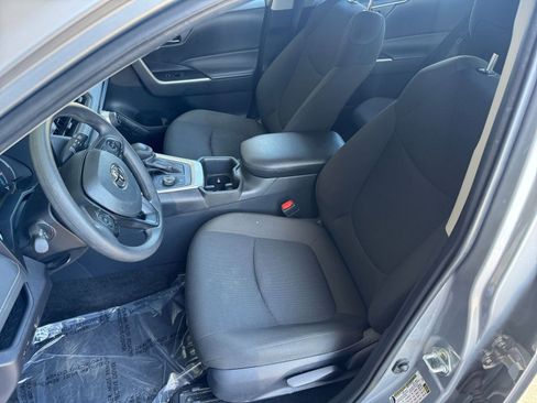 Used 2025 Toyota RAV4 LE image 85