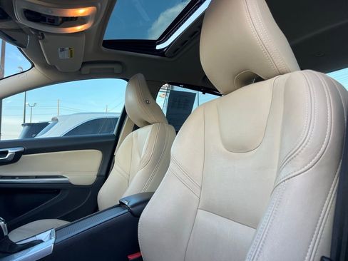 Used 2018 Volvo S60 T5 Inscription Platinum w/ Climate Package image 40