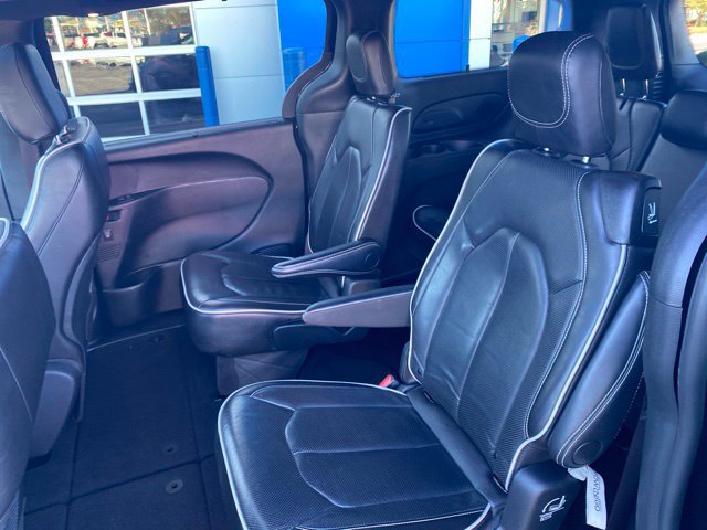 Used 2025 Chrysler Pacifica Limited FWD image 34