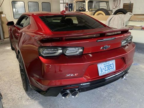 Used 2022 Chevrolet Camaro ZL1 RWD image 7
