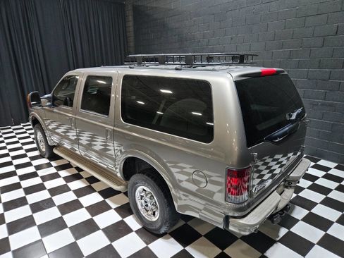 Used 2004 Ford Excursion Limited image 3