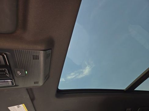 Used 2024 Volkswagen Atlas Cross Sport SEL R-Line image 24