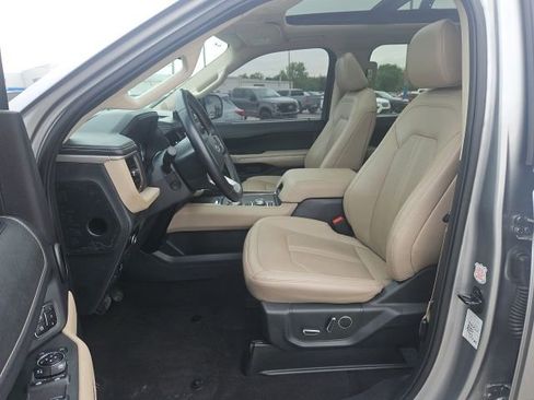 Used 2024 Ford Expedition Limited AWD/4WD image 25
