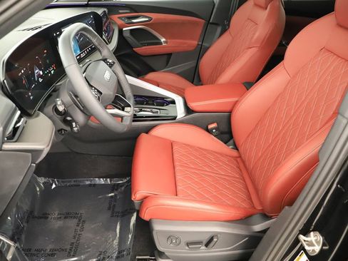 Certified 2025 Audi SQ5 Prestige image 22