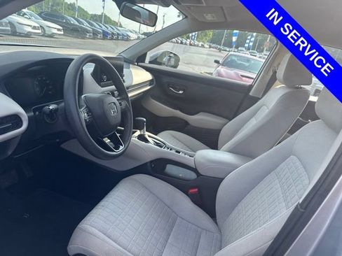 Used 2023 Honda HR-V LX image 11