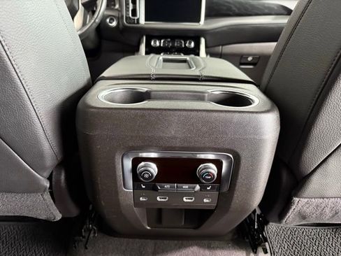 Used 2021 GMC Yukon Denali w/ Denali Premium Package image 25